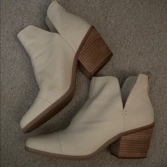 Tom’s Everly Boot 9.5 - Picture 2 of 5